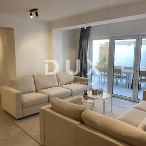 ISTRA, PREMANTURA - Predivan stan s privatnim dvorištem, udaljen svega 700m od prirodnih plaža