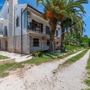 Istra, Premantura, stan 103 m2 na super lokaciji, samo 400 m od plaže