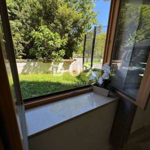 ISTRA, PREMANTURA - Stan s vrtom i bazenom u neposrednoj blizini mora!