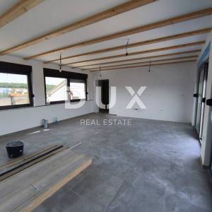 ISTRA, PREMANTURA Unikatan penthouse s pogledom na more! MOGUĆNOST ZAMJENE!