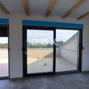 ISTRA, PREMANTURA Unikatan penthouse s pogledom na more! MOGUĆNOST ZAMJENE!