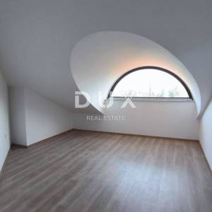 ISTRA, PREMANTURA Unikatan penthouse s pogledom na more! MOGUĆNOST ZAMJENE!