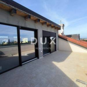 ISTRA, PREMANTURA Unikatan penthouse s pogledom na more! MOGUĆNOST ZAMJENE!