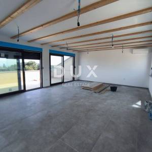 ISTRA, PREMANTURA Unikatan penthouse s pogledom na more! MOGUĆNOST ZAMJENE!