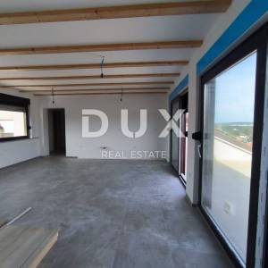 ISTRA, PREMANTURA Unikatan penthouse s pogledom na more! MOGUĆNOST ZAMJENE!