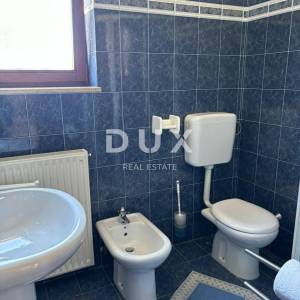 ISTRA, PREMANTURA - Velika kuća s garažom i 3 stambene jedinice!