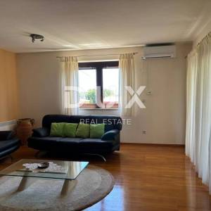 ISTRA, PREMANTURA - Velika kuća s garažom i 3 stambene jedinice!