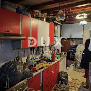 ISTRA, PULA - 3S+DB stan u strogom centru Pule - PRVI RED DO MORA!