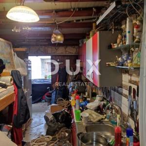 ISTRA, PULA - 3S+DB stan u strogom centru Pule - PRVI RED DO MORA!