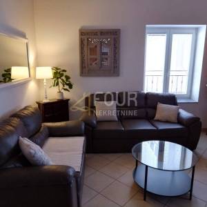 Istra, Pula, 69.90m2, dvoetažni 2s+db