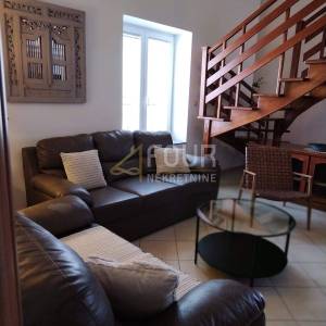 Istra, Pula, 69.90m2, dvoetažni 2s+db