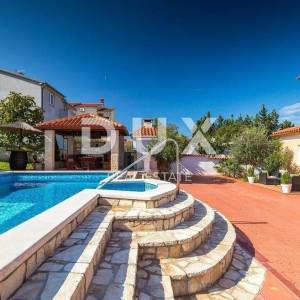 ISTRA PULA - Apartmanska kuća s bazenom nadomak plaža