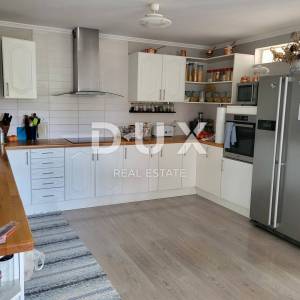 ISTRA, PULA - Apartmanska kuća s bazenom