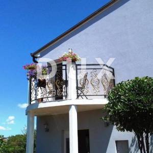 ISTRA, PULA - Apartmanska kuća na mirnoj izoliranoj lokaciji