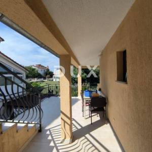 ISTRA, PULA - Apartmanska kuća na mirnoj i traženoj lokaciji!
