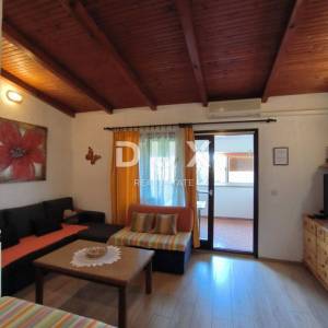 ISTRA, PULA - Apartmanska kuća na mirnoj i traženoj lokaciji!