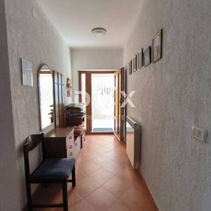 ISTRA, PULA - Apartmanska kuća na mirnoj i traženoj lokaciji!