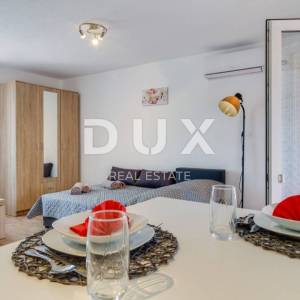 ISTRA, PULA - Apartmanska kuća s bazenom i uređenom okućnicom