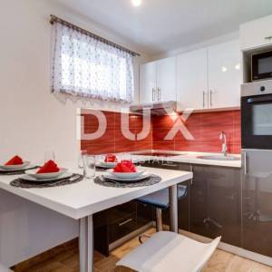 ISTRA, PULA - Apartmanska kuća s bazenom i uređenom okućnicom