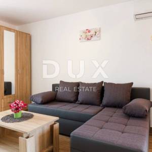 ISTRA, PULA - Apartmanska kuća s bazenom i uređenom okućnicom