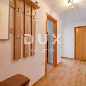 ISTRA, PULA - Apartmanska kuća s bazenom i uređenom okućnicom