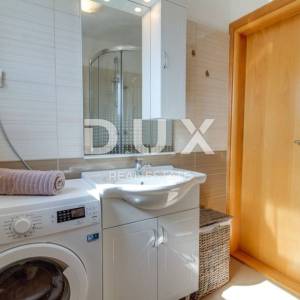 ISTRA, PULA - Apartmanska kuća s bazenom i uređenom okućnicom