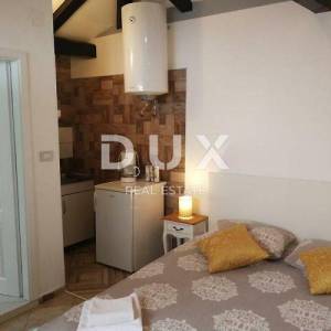 ISTRA, PULA - Apartmanska kuća u strogome centru s bazenom i okućnicom