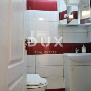 ISTRA, PULA - Apartmanska kuća u strogome centru s bazenom i okućnicom
