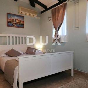 ISTRA, PULA - Apartmanska kuća u strogome centru s bazenom i okućnicom