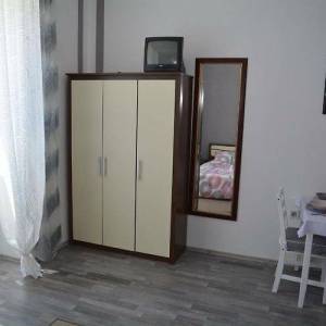 ISTRA, PULA - Apartmanska kuća u strogome centru s bazenom i okućnicom