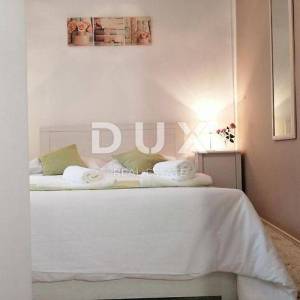 ISTRA, PULA - Apartmanska kuća u strogome centru s bazenom i okućnicom