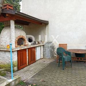 ISTRA, PULA - Austrougarska vila za renovaciju u blizini mora 