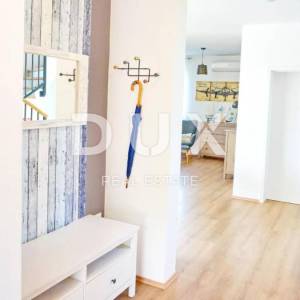 ISTRA, PULA - Blizu centra daleko od troškova- energetski štedljiva vila!