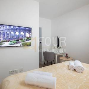 Istra, Pula - centar, 67.65m2, etaža - 2s+db, terasa, blizina Arene!