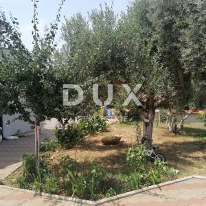ISTRA, PULA - dvije obiteljske kuće 