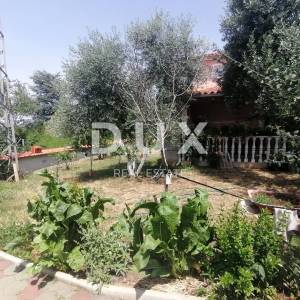 ISTRA, PULA - dvije obiteljske kuće 