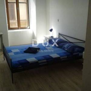 ISTRA, PULA - Etaža kuće s poslovnim prostorom i apartmanima!