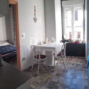 ISTRA, PULA - Etaža kuće s poslovnim prostorom i apartmanima!
