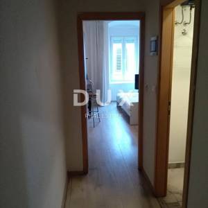 ISTRA, PULA - Etaža kuće s poslovnim prostorom i apartmanima!