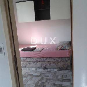 ISTRA, PULA - Etaža kuće s poslovnim prostorom i apartmanima!