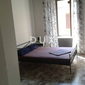 ISTRA, PULA - Etaža kuće s poslovnim prostorom i apartmanima!