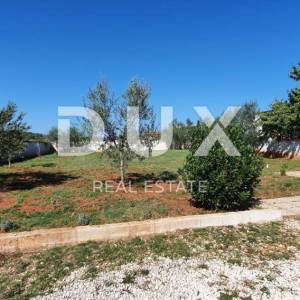 ISTRA, PULA - Građevinsko zemljište stambene namjene 600 m2
