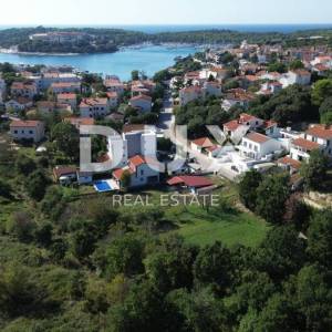 ISTRA, PULA - Građevinsko zemljište na top lokaciji! 