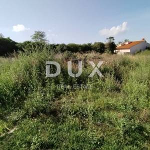 ISTRA, PULA - Građevinsko zemljište 655 m2!