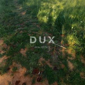 ISTRA, PULA - Građevinsko zemljište na top lokaciji!