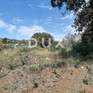 ISTRA, PULA - Građevinsko zemljište u Banjolama 2020 m2 - PRVI RED DO MORA!