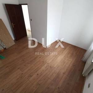 ISTRA, PULA - Kuća na idealnoj lokaciji s velikim potencijalom