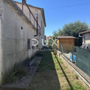 ISTRA, PULA - kuća na parceli sa velikim potencijalom za izgradnju