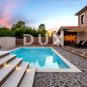 ISTRA, PULA - Kuća s bazenom i prostranom okućnicom