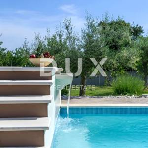 ISTRA, PULA - Kuća s bazenom i prostranom okućnicom